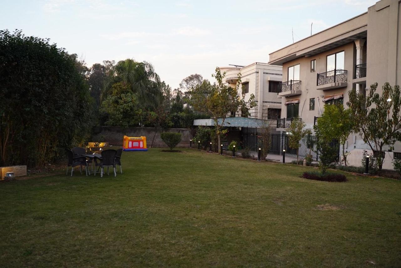 La Maison Islamabad Hotel Exterior photo